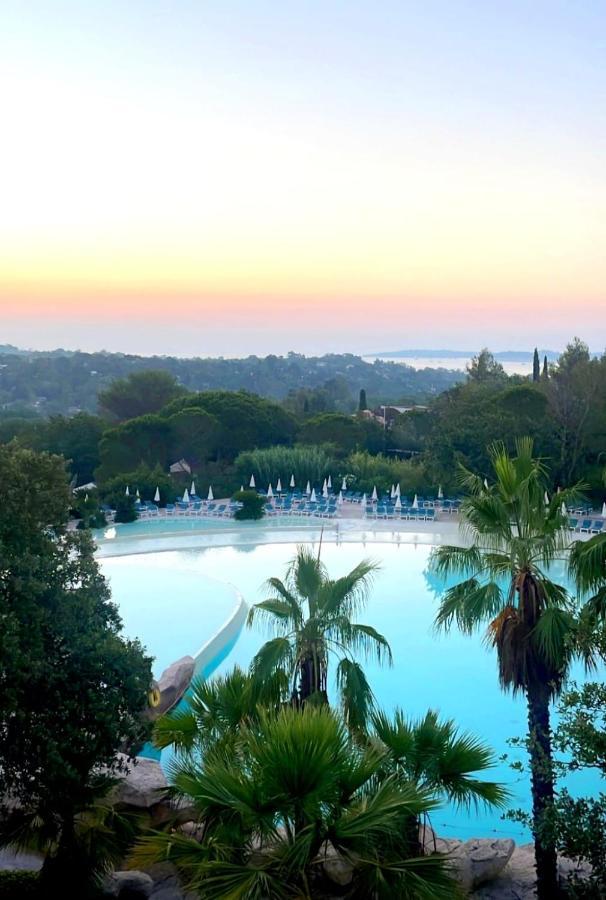Charmant Appartement Village Restanques De Saint Tropez Grimaud Luaran gambar